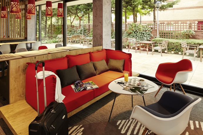 Imagen de los interiores del Hotel Ibis London Thurrock M25. Foto 14