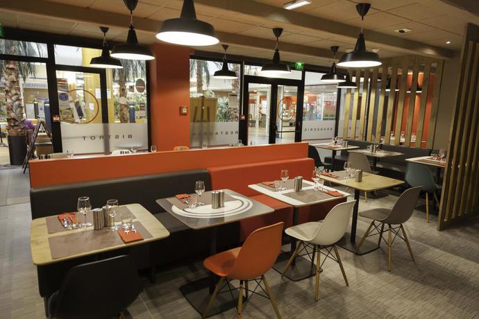 Imagen del bar/restaurante del Hotel Ibis Lorient Centre Gare. Foto 4