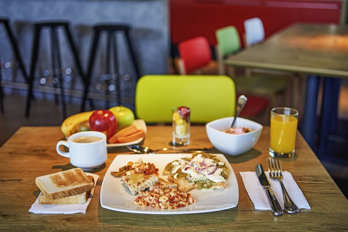 Imagen del bar/restaurante del Hotel Ibis Los Mochis. Foto 8