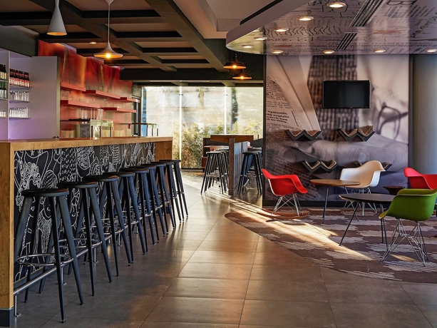 Imagen del bar/restaurante del Hotel Ibis Los Mochis. Foto 10