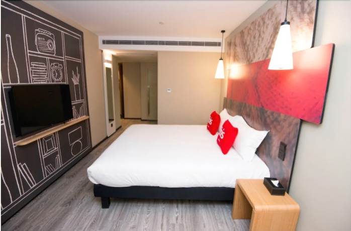 Imagen de los interiores del Hotel Ibis Luoyang Baolong Square. Foto 19