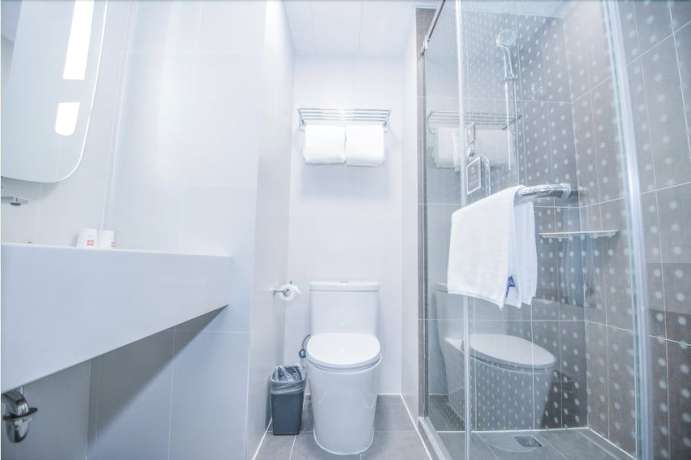 Imagen de la habitación del Hotel Ibis Luoyang Baolong Square. Foto 15