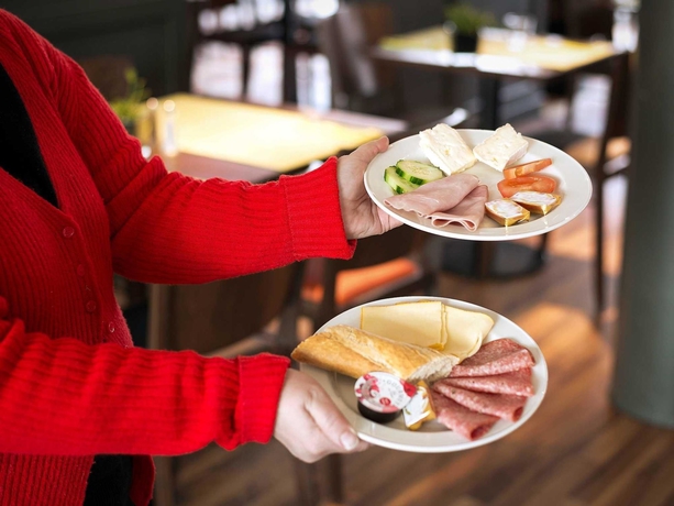 Imagen del bar/restaurante del Hotel Ibis Luxembourg Sud. Foto 7