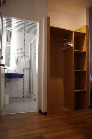 Imagen de la habitación del Hotel Ibis Luzern Kriens. Foto 17