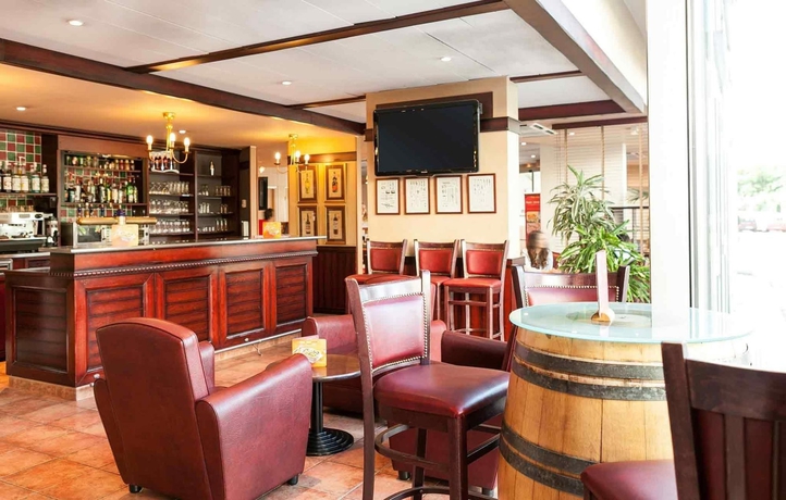 Imagen del bar/restaurante del Hotel Ibis Lyon Caluire Cité Internationale. Foto 4