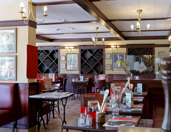 Imagen del bar/restaurante del Hotel Ibis Lyon Caluire Cité Internationale. Foto 5