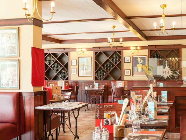 Imagen del bar/restaurante del Hotel Ibis Lyon Caluire Cité Internationale. Foto 9