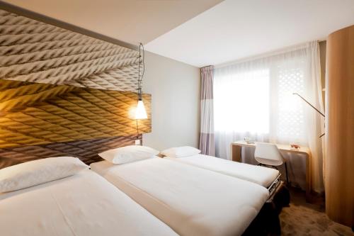 Imagen general del Hotel Ibis Lyon Carre De Soie. Foto 2