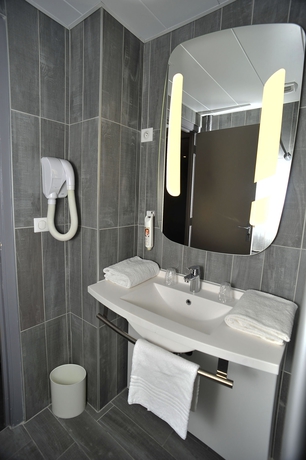 Imagen de la habitación del Hotel Ibis Lyon Centre. Foto 9