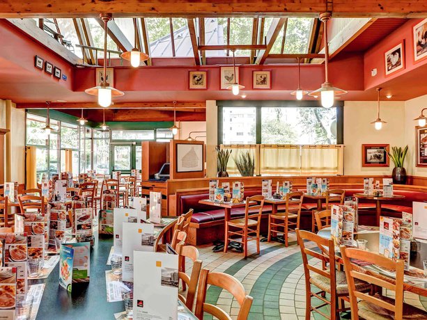 Imagen del bar/restaurante del Hotel Ibis Lyon Gare La Part Dieu. Foto 3