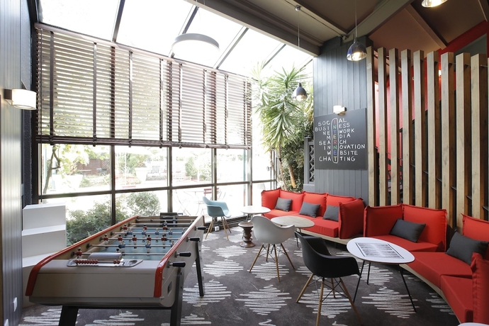 Imagen de los interiores del Hotel Ibis Lyon Nord. Foto 16