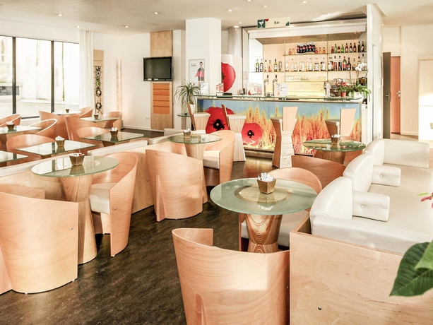 Imagen del bar/restaurante del Hotel Ibis Lyon Sud Vienne Saint Louis. Foto 10