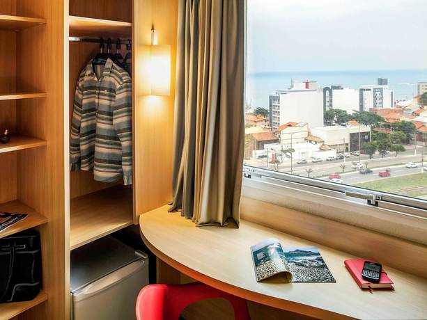 Imagen de la habitación del Hotel Ibis Macae. Foto 12