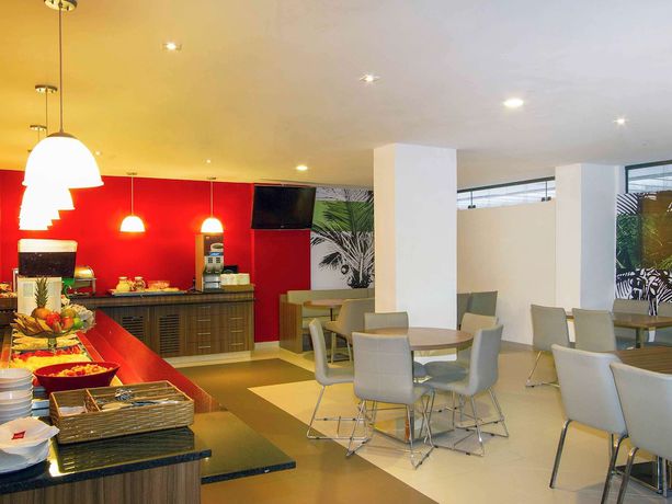 Imagen del bar/restaurante del Hotel Ibis Maceio Pajucara. Foto 5