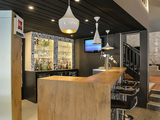 Imagen del bar/restaurante del Hotel Ibis Macon Sud Crêches. Foto 3