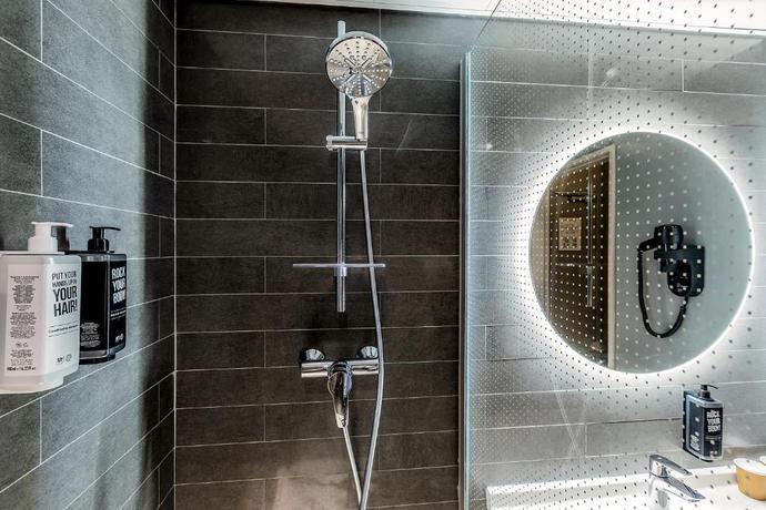 Imagen de la habitación del Hotel Ibis Madrid Aeropuerto Barajas. Foto 9