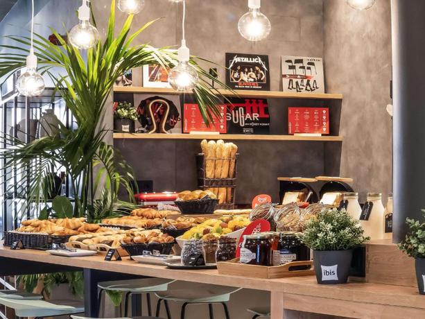 Imagen del bar/restaurante del Hotel Ibis Madrid Aeropuerto Barajas. Foto 5