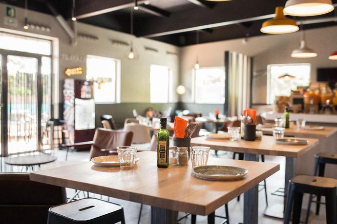 Imagen del bar/restaurante del Hotel Ibis Madrid Fuenlabrada. Foto 3