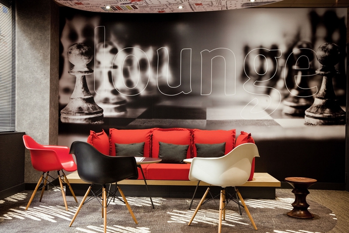 Imagen de los interiores del Hotel Ibis Maine Montparnasse. Foto 16