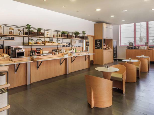 Imagen del bar/restaurante del Hotel Ibis Malaga Centro Ciudad. Foto 4