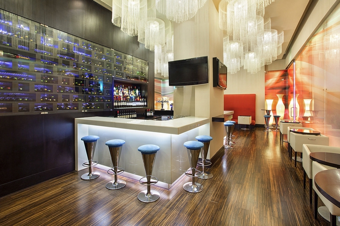 Imagen del bar/restaurante del Hotel Ibis Mall Avenue Dubai. Foto 5