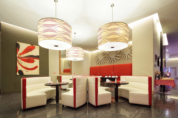 Imagen del bar/restaurante del Hotel Ibis Mall Avenue Dubai. Foto 7