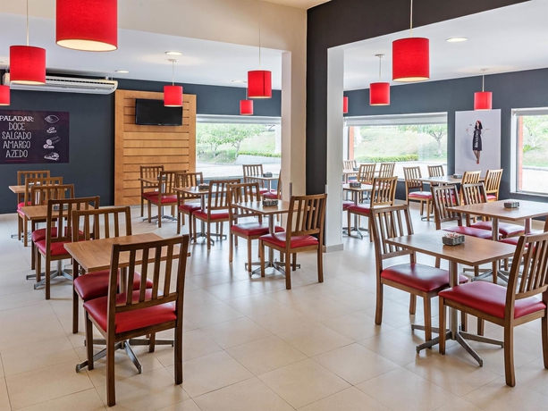 Imagen del bar/restaurante del Hotel Ibis Manaus Distrito Industrial. Foto 5