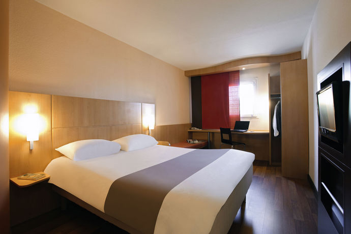 Imagen de la habitación del Hotel Ibis Manosque Cadarache. Foto 12