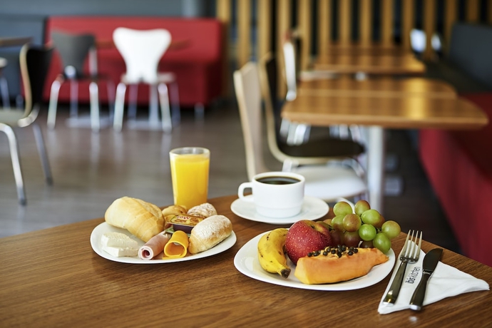 Imagen del bar/restaurante del Hotel Ibis Marilia. Foto 5