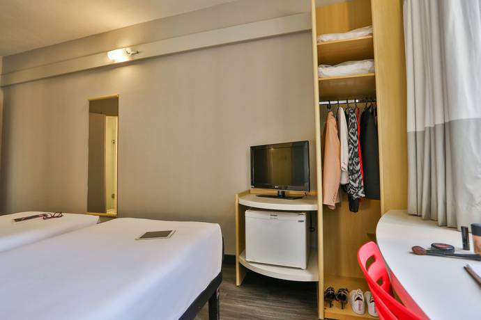 Imagen de la habitación del Hotel Ibis Maringa. Foto 6