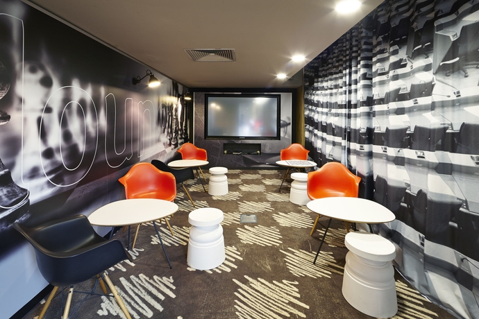 Imagen de los interiores del Hotel Ibis Marne La Vallée Champs. Foto 13