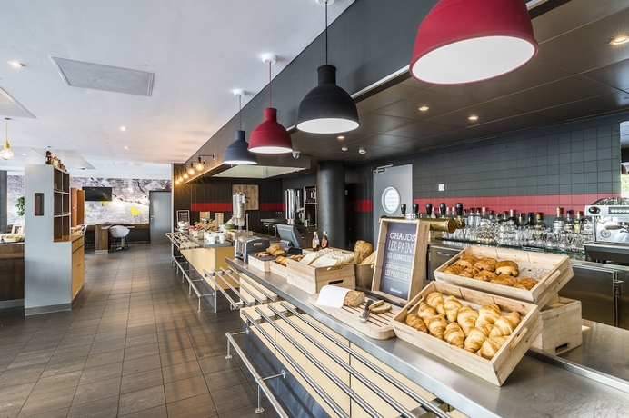 Imagen del bar/restaurante del Hotel Ibis Marne La Vallée Val D'europe. Foto 3