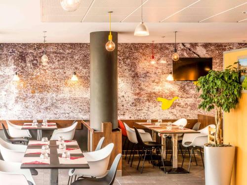 Imagen del bar/restaurante del Hotel Ibis Marne La Vall&eacute;e Val D'europe. Foto 3