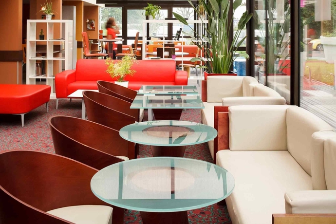 Imagen del bar/restaurante del Hotel Ibis Marne La Vallee Emerainville. Foto 4