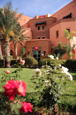 Imagen de los exteriores del Hotel Ibis Marrakech Palmeraie. Foto 11