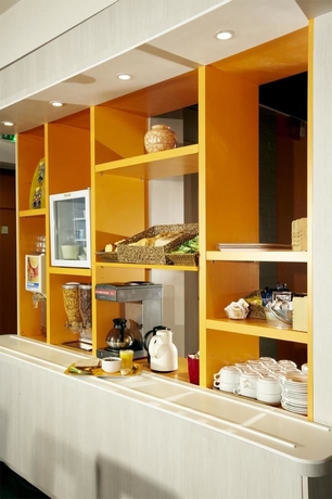 Imagen del bar/restaurante del Hotel Ibis Marseille Centre Prefecture. Foto 5