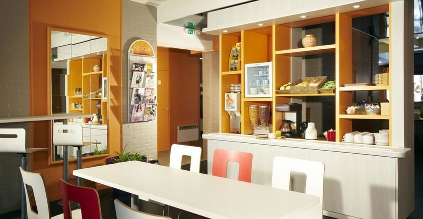 Imagen del bar/restaurante del Hotel Ibis Marseille Centre Prefecture. Foto 6