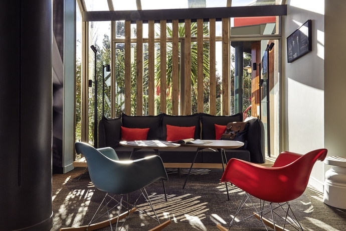 Imagen de los exteriores del Hotel Ibis Marseille Provence Aéroport. Foto 15