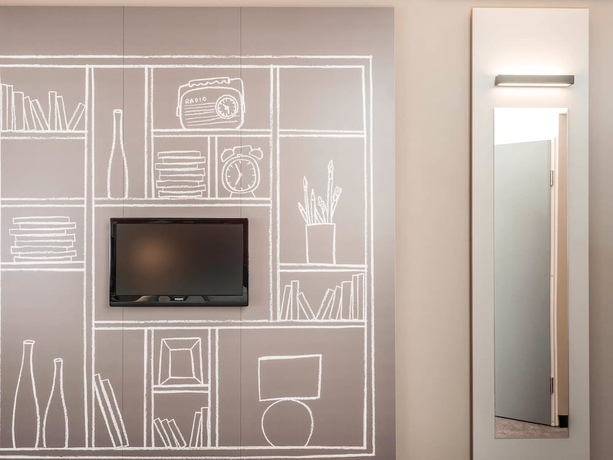 Imagen de la habitación del Hotel Ibis Marseille Timone. Foto 4