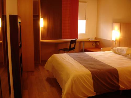 Imagen de la habitación del Hotel Ibis Martigues. Foto 5