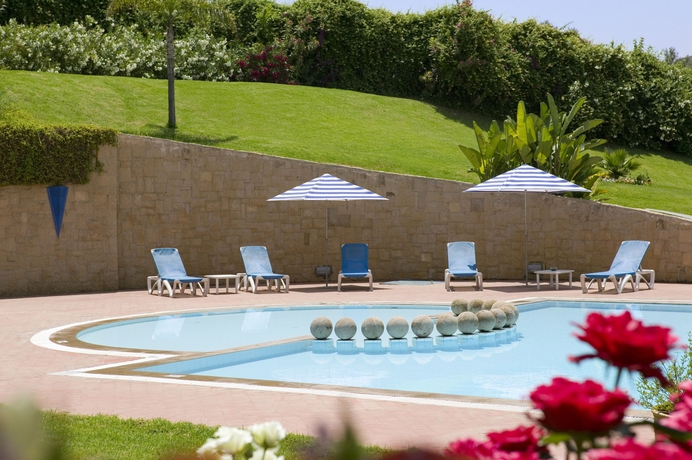 Imagen de la piscina del Hotel Ibis Meknes. Foto 14