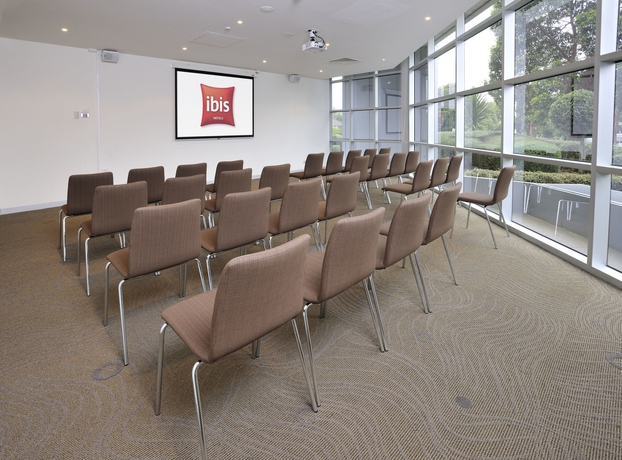 Imagen de los interiores del Hotel Ibis Melbourne Glen Waverley. Foto 16