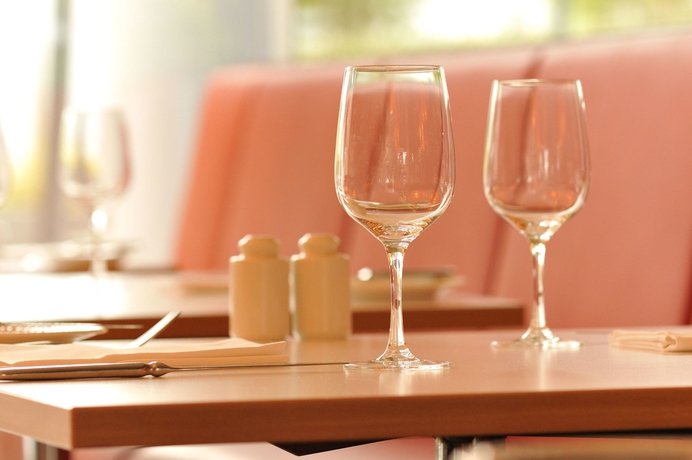 Imagen del bar/restaurante del Hotel Ibis Melbourne Glen Waverley. Foto 3