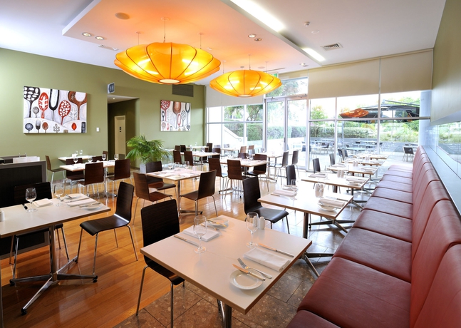 Imagen del bar/restaurante del Hotel Ibis Melbourne Glen Waverley. Foto 4