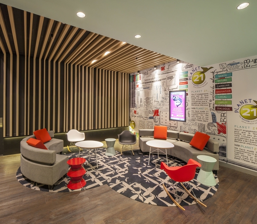 Imagen de los interiores del Hotel Ibis Melbourne and Apartments. Foto 15