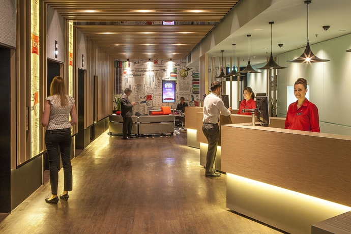 Imagen de los interiores del Hotel Ibis Melbourne and Apartments. Foto 16