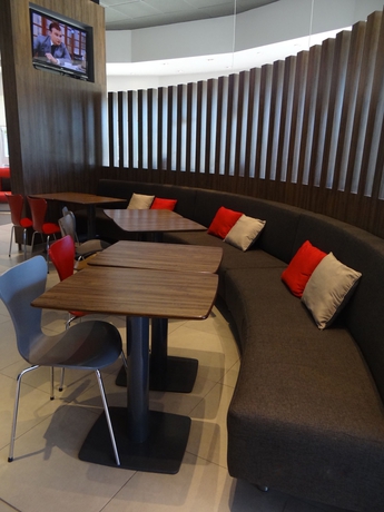 Imagen de los interiores del Hotel Ibis Mendoza. Foto 10