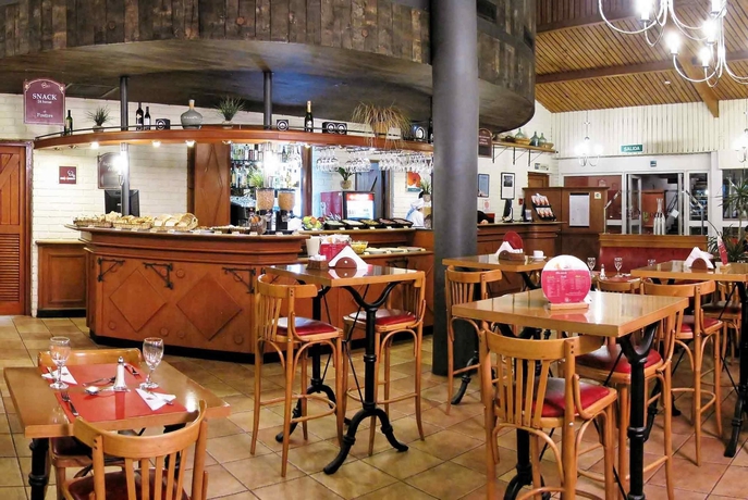 Imagen del bar/restaurante del Hotel Ibis Mendoza. Foto 3