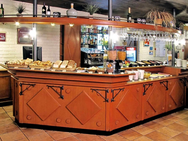 Imagen del bar/restaurante del Hotel Ibis Mendoza. Foto 4