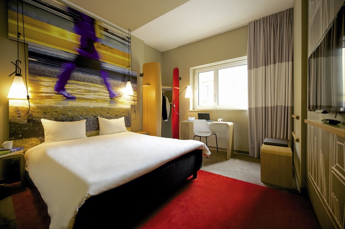 Imagen de la habitación del Hotel Ibis Milano Centro. Foto 12